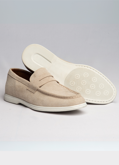 Loafer em Camurça Solado Branco