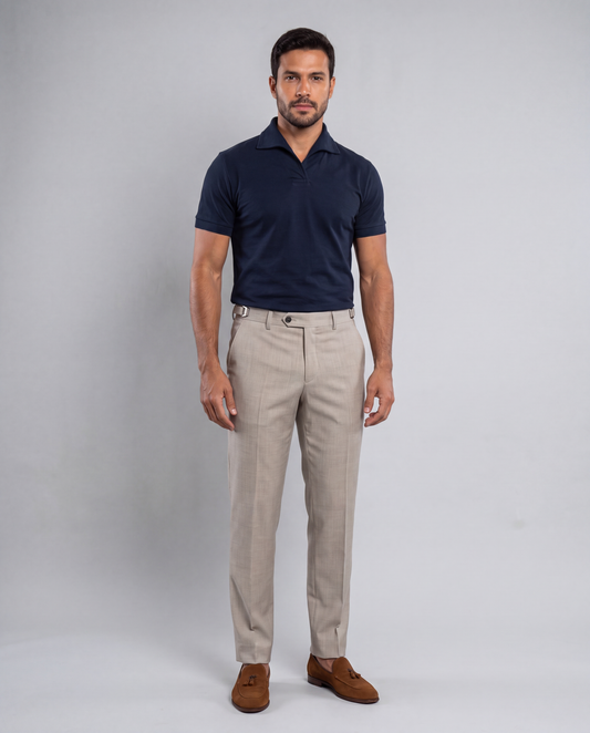 Calça de Alfaiataria com Ajustador Lateral de Fivela
