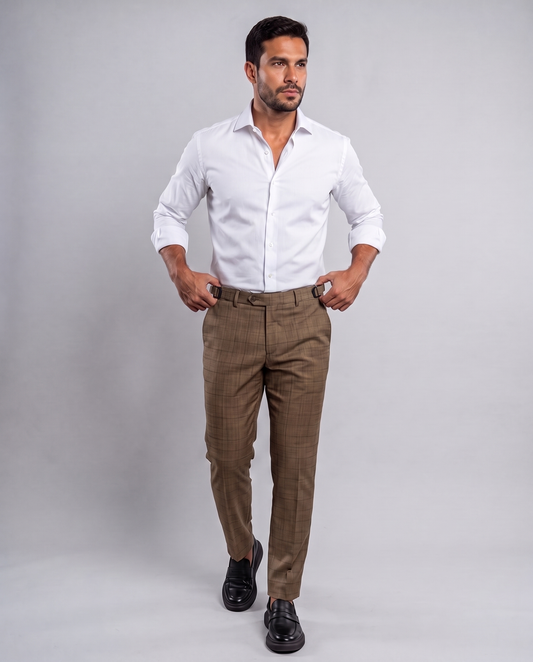 Calça de Alfaiataria com Ajustador Lateral de Fivela