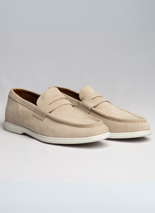 Loafer em Camurça Solado Branco